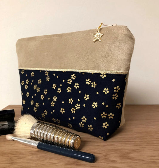 La pochette à maquillage beige en tissu japonais Sakura bleu nuit