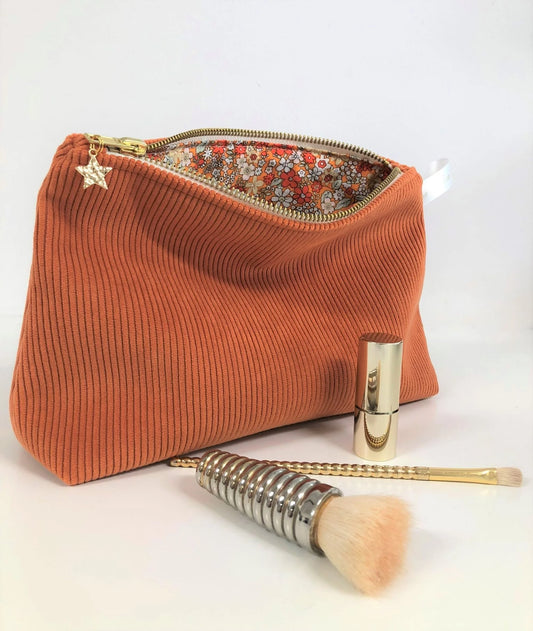 La pochette en velours côtelé orange Lesfilsdisa