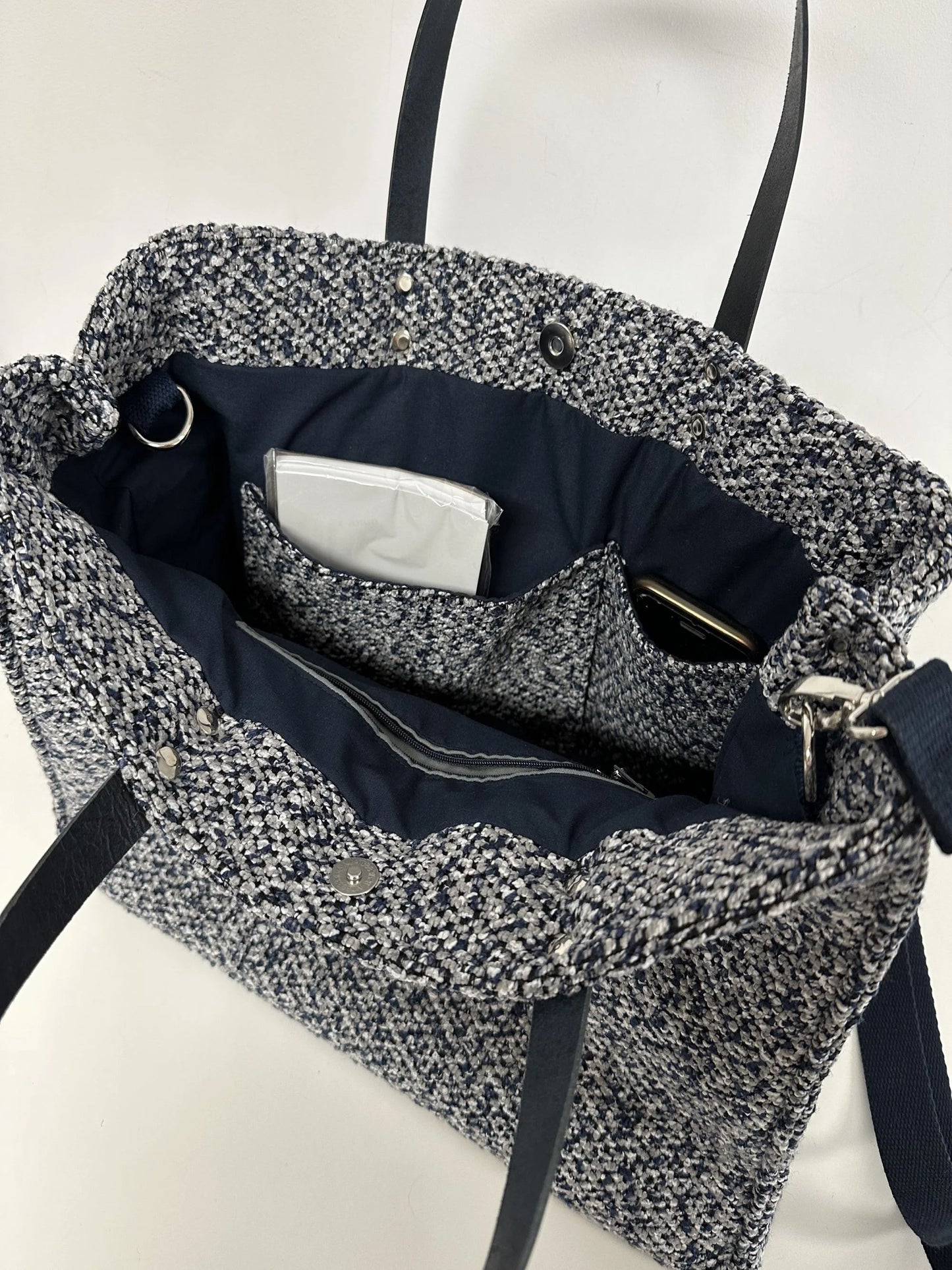 Vue intérieure du sac shopper bleu chiné.