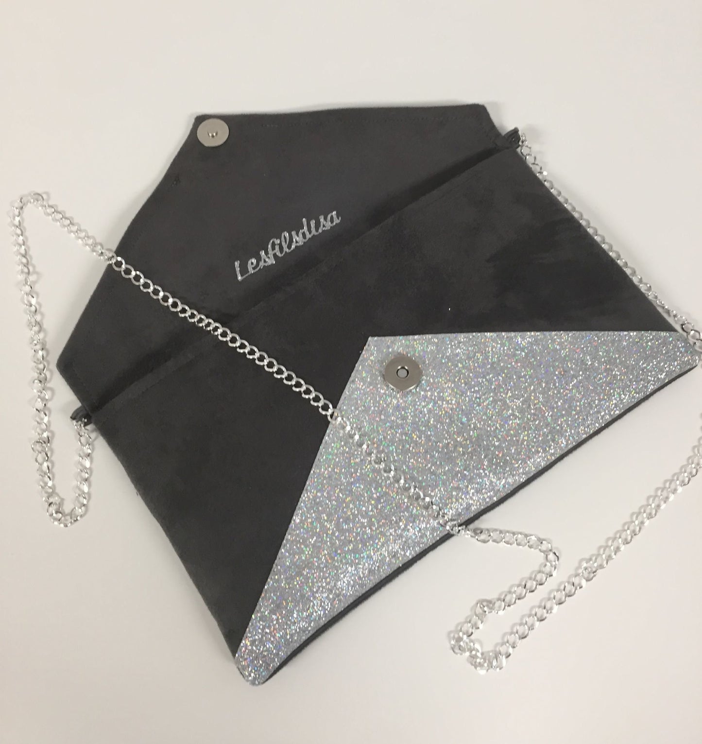 Sac pochette Isa gris souris à paillettes argentées