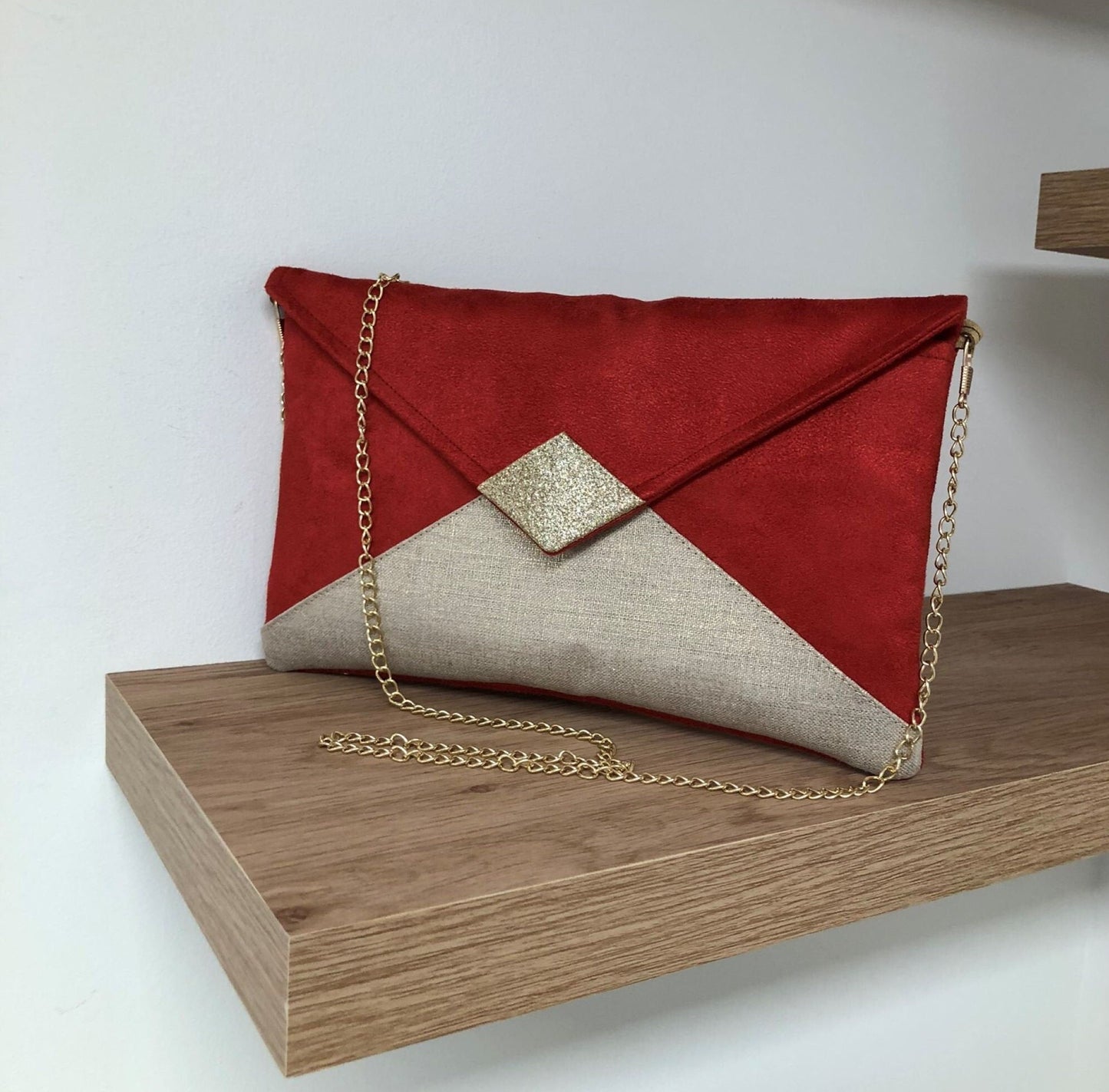 Sac pochette Isa rouge en lin et paillettes dorées