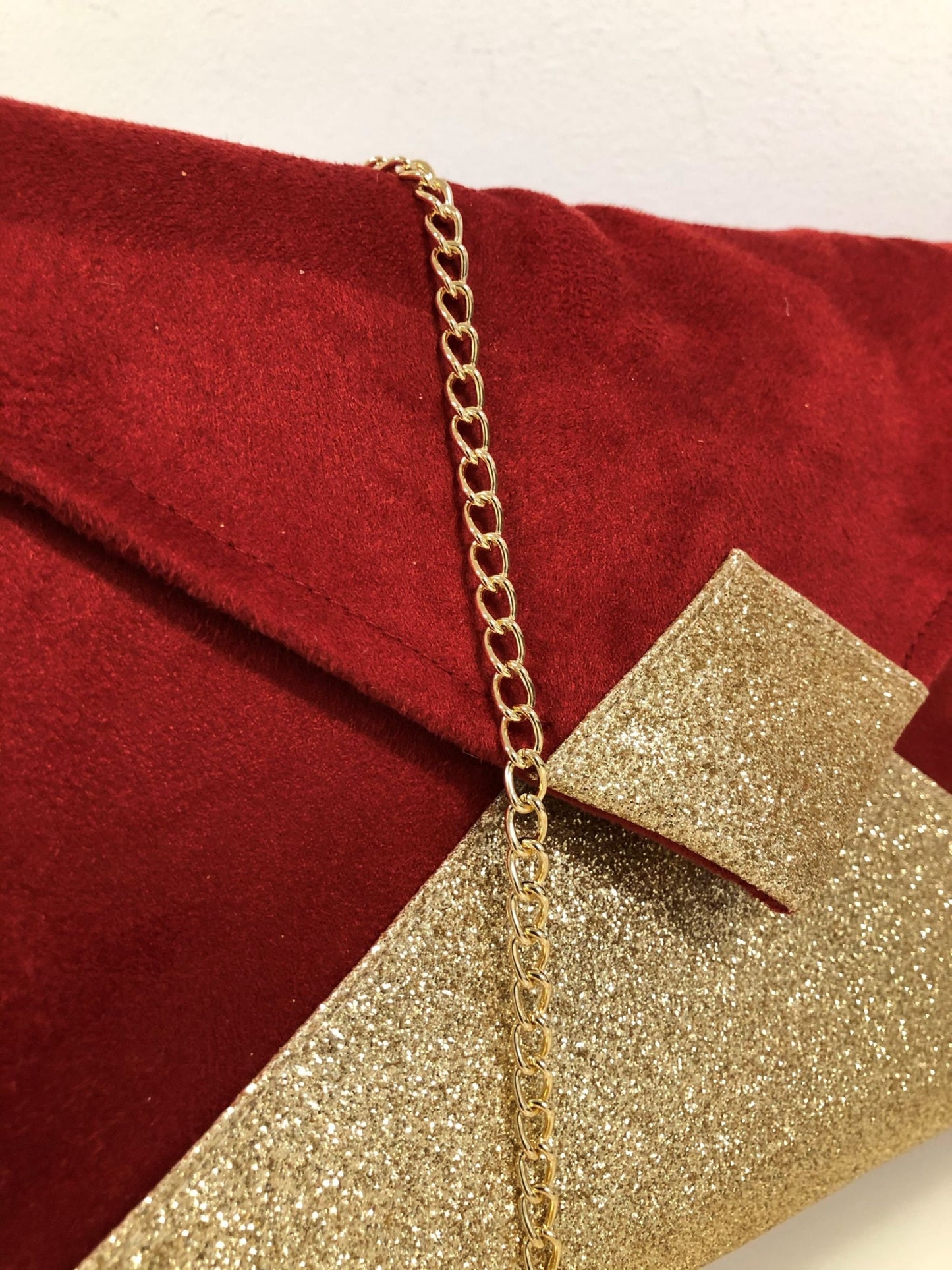 Sac pochette Isa rouge à paillettes dorées