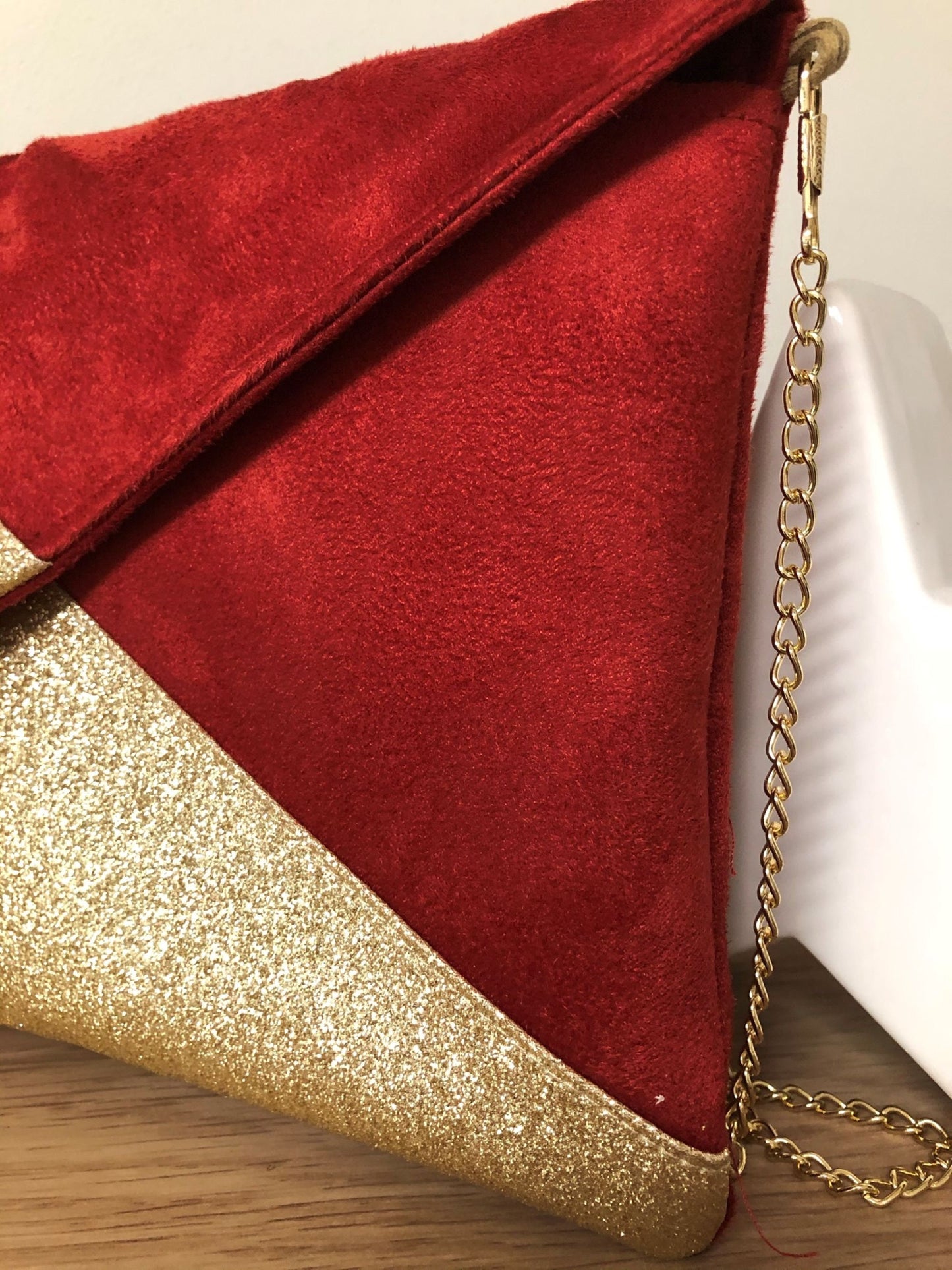 Sac pochette Isa rouge à paillettes dorées
