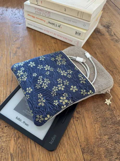  La pochette liseuse en lin et tissu japonais Sakura bleu format 7 pouces