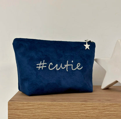 Exemple de personnalisation de la pochette à maquillage bleu marine à paillettes