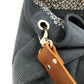 La doublure intérieure du sac hobo Lesfilsdisa en velours côtelé bleu canard
