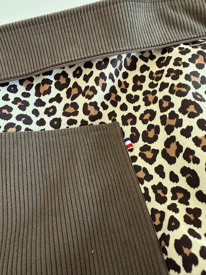 la poche plaquée intérieure du sac Hobo en velours cotelé marron chamois .