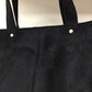 Les surpiqures ton sur ton du sac shopper noir Lesfilsdisa