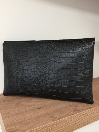 Isa clutch bag matte black reptile style