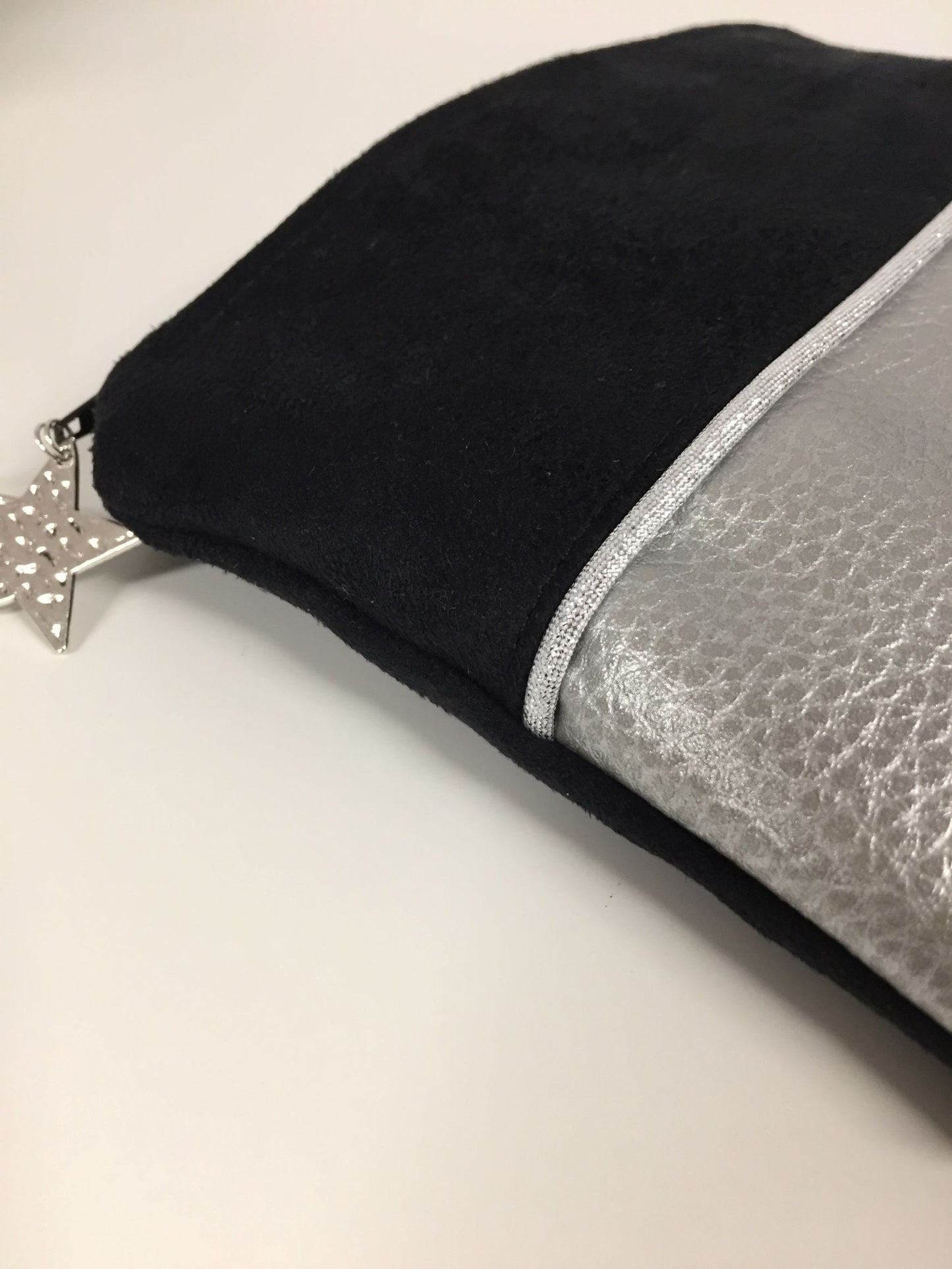 Black and silver grained faux leather coin purse