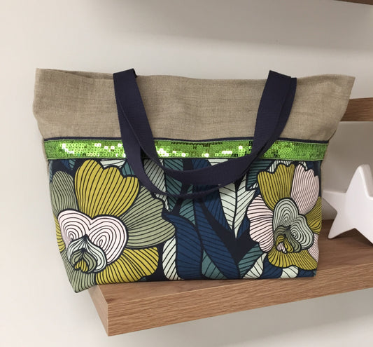 Isa shopping bag in linen with Arty flowers and green sequins