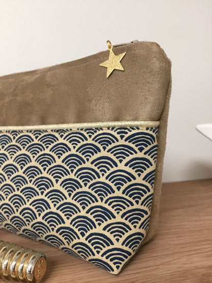 Pochette à maquillage camel en tissu japonais Seigaiha bleu marine