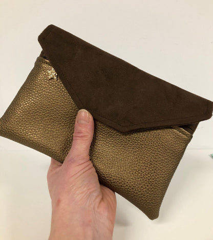 Iridescent brown bag companion