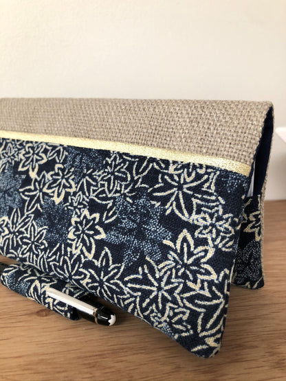 Checkbook holder with pen holder in linen and traditional blue Japanese fabric